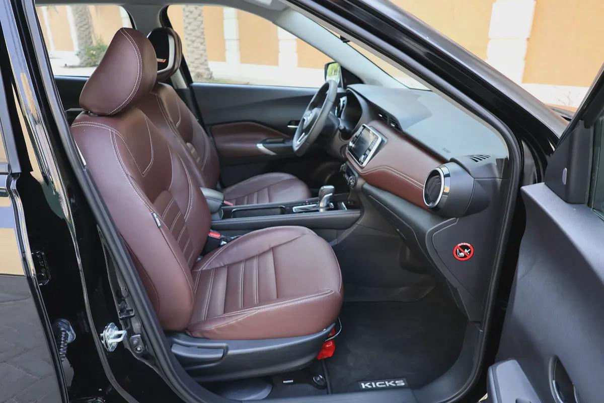 NISSAN KICKS SL 1.6L - GCC SPECS - 5 YEARS UNDER WARRANTY - FREE SERVICE CONTRACT - ACCIDENT FREE --16-16