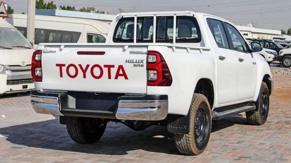 Toyota Hilux HILUX SR5 2.4L MT DIESEL 2024