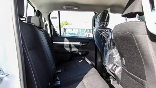 Toyota Hilux HILUX SR5 2.4L MT DIESEL 2024