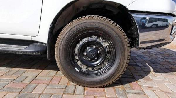 Toyota Hilux HILUX SR5 2.4L MT DIESEL 2024