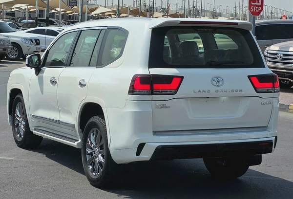 Toyota Land Cruiser GXR V6 4.0L Model 2014 Upgrade to New Face-lift 2024 Full Options