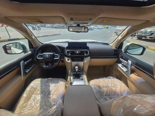 Toyota Land Cruiser GXR V6 4.0L Model 2014 Upgrade to New Face-lift 2024 Full Options