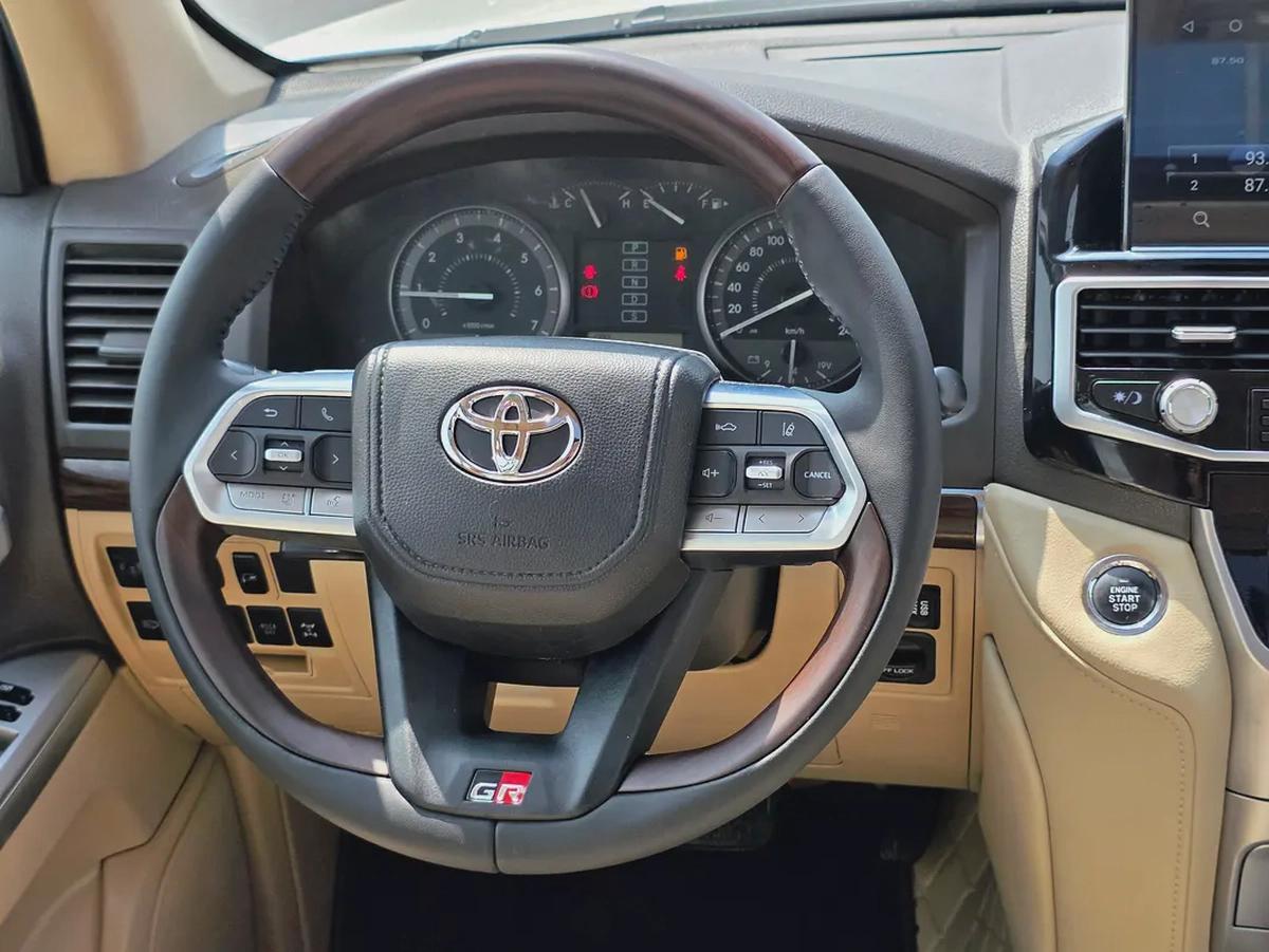 Toyota Land Cruiser GXR V6 4.0L Model 2014 Upgrade to New Face-lift 2024 Full Options-11-11
