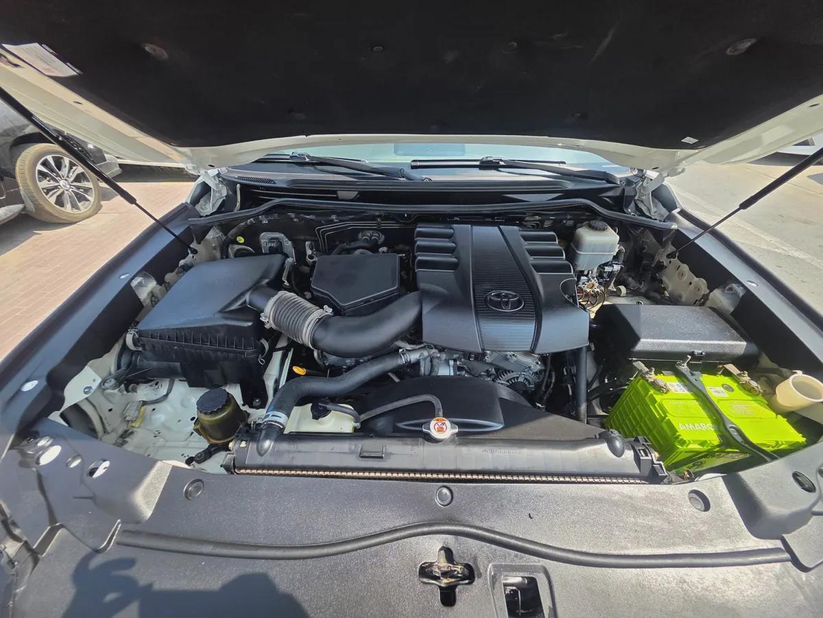 Toyota Land Cruiser GXR V6 4.0L Model 2014 Upgrade to New Face-lift 2024 Full Options-13-13