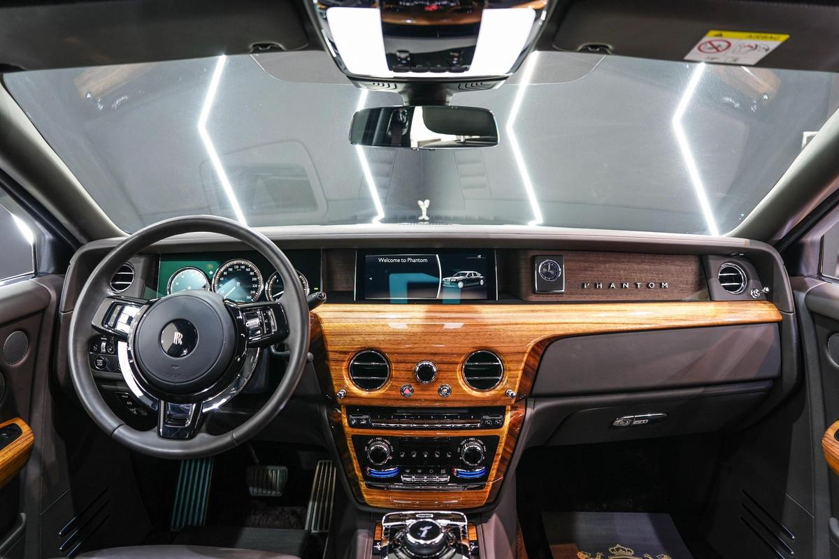 Rolls-Royce Phantom-5-5