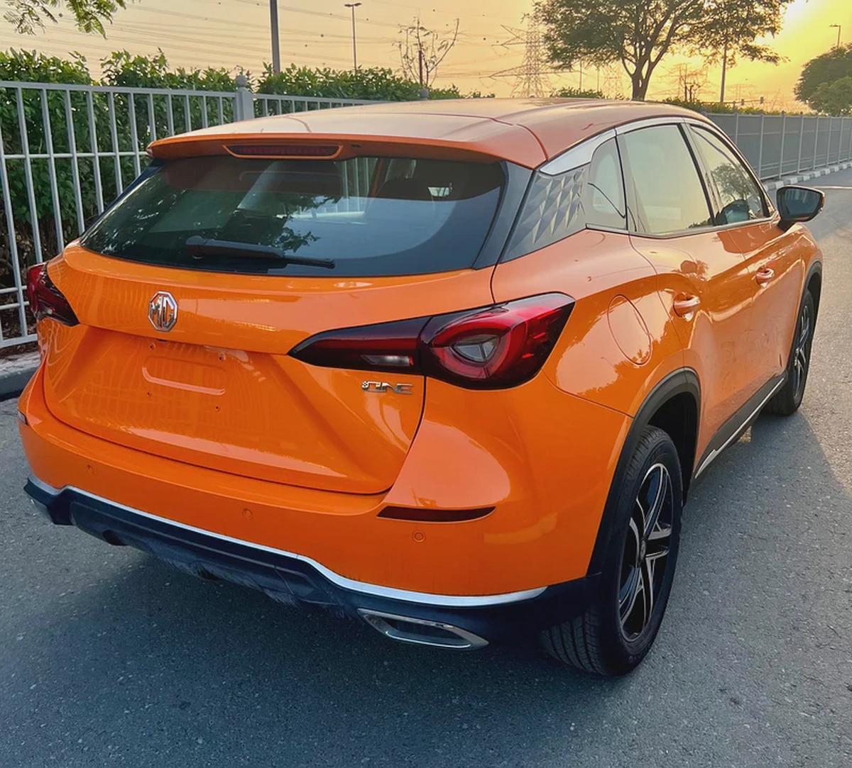 MG One Mid option / Lamborghini Orange-4-4