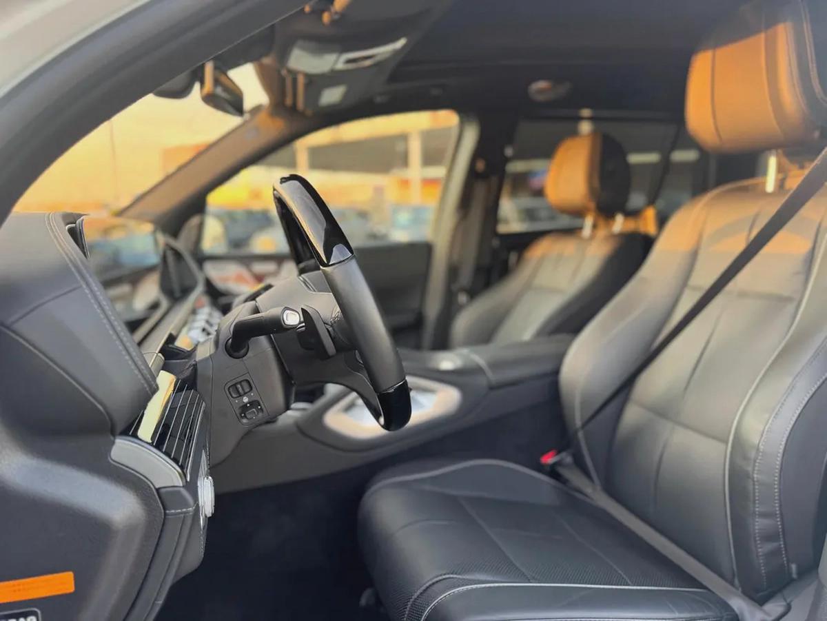 2023 - BENZ GLS600 - - /// BRAND NEW CONDITION /// - ONLY 11,000 KM-14-14