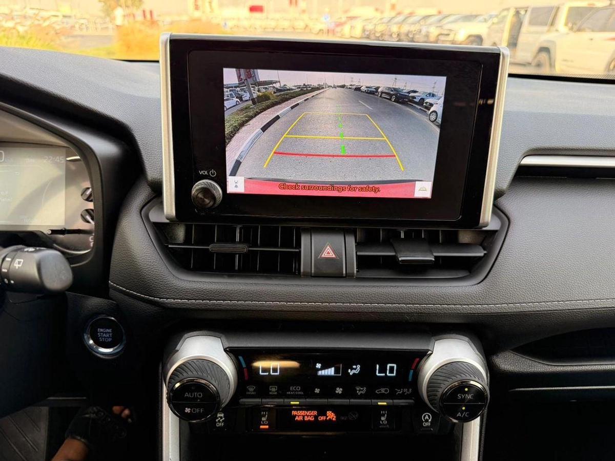 Toyota RAV4 XLE 2.5L AWD Full option 2023-7-7