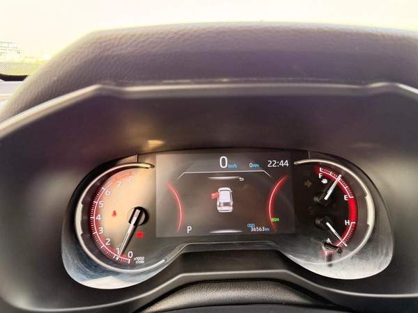 Toyota RAV4 XLE 2.5L AWD Full option 2023