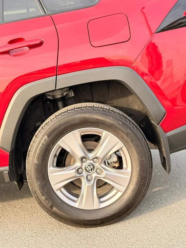 Toyota RAV4 XLE 2.5L AWD Full option 2023