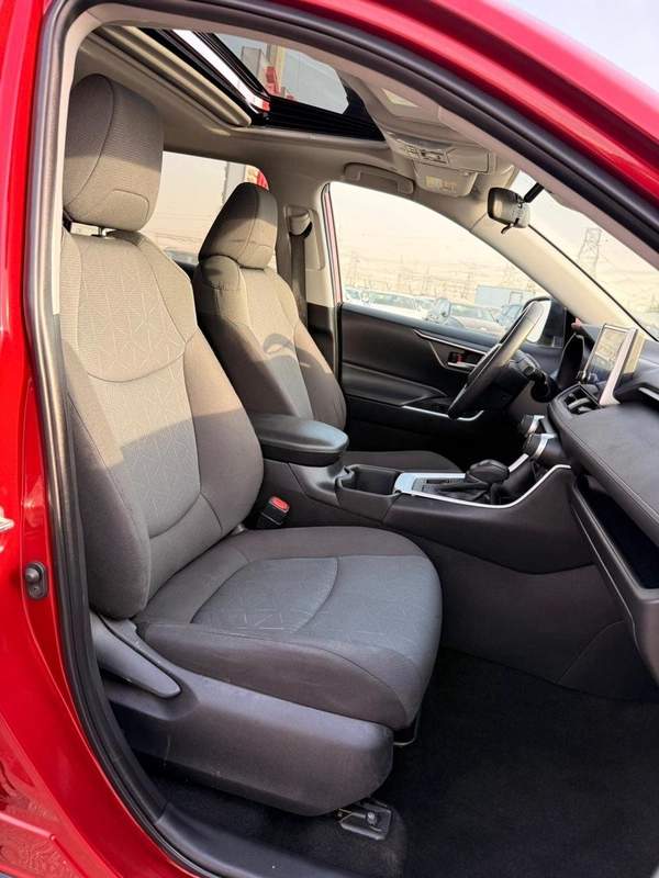 Toyota RAV4 XLE 2.5L AWD Full option 2023