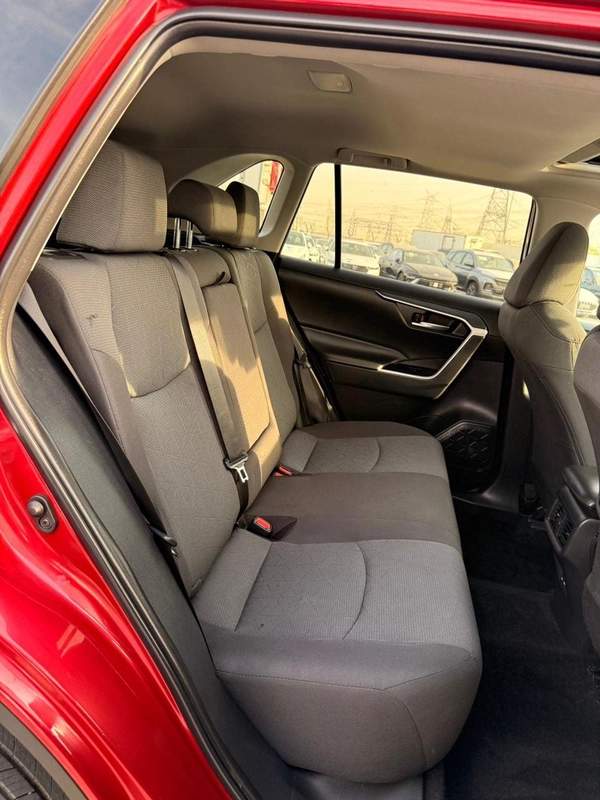 Toyota RAV4 XLE 2.5L AWD Full option 2023