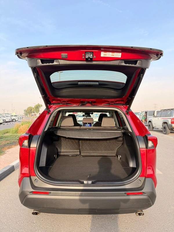 Toyota RAV4 XLE 2.5L AWD Full option 2023