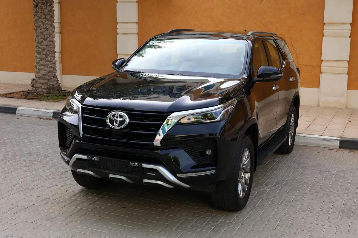 TOYOTA FORTUNER VXR V6 - GCC SPECS - UNDER WARRANTY - FULL SERVICE HISTORY - ACCIDENT FREE --14-14