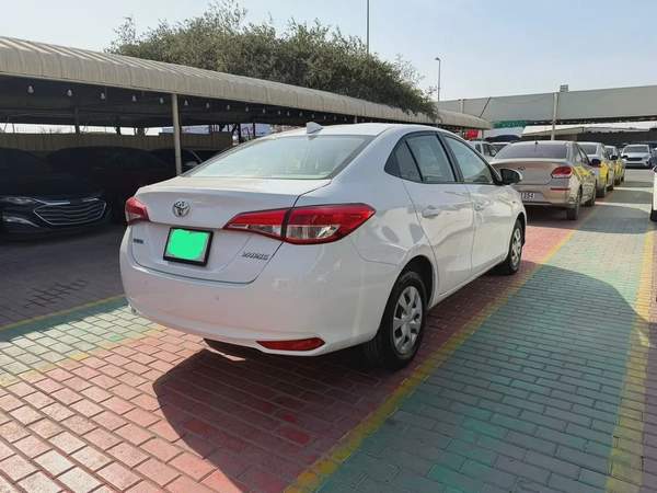TOYOTA YARIS SEDAN KM IS NOT GENUINE