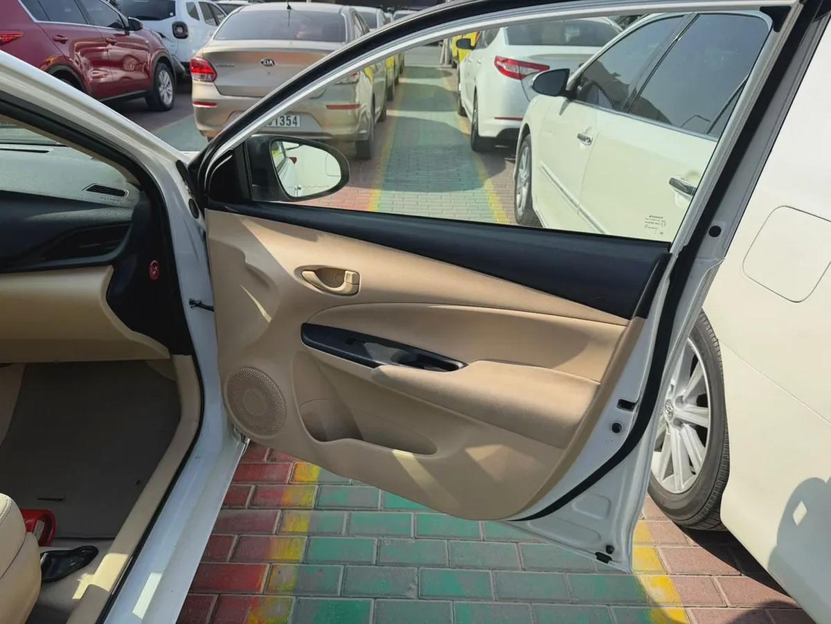 TOYOTA YARIS SEDAN KM IS NOT GENUINE-8-8