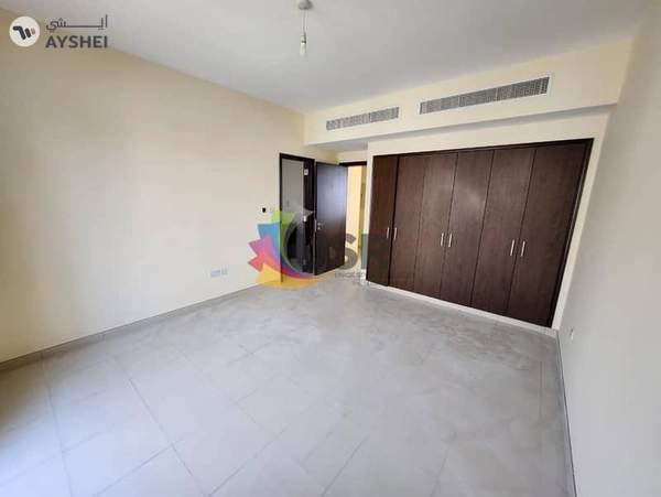 AVAILABLE VILLA 3BR W/ MAID'S ROOM FOR FAMILY 170K