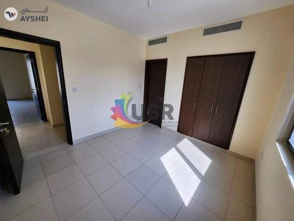 AVAILABLE VILLA 3BR W/ MAID'S ROOM FOR FAMILY 170K
