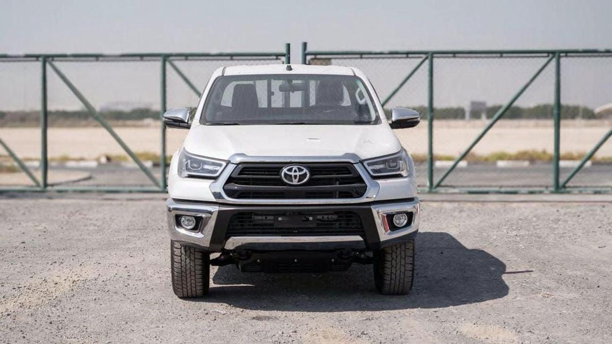 Toyota Hilux SR 2.7L-1-1