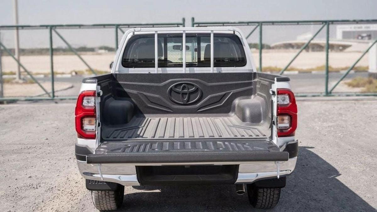 Toyota Hilux SR 2.7L-4-4