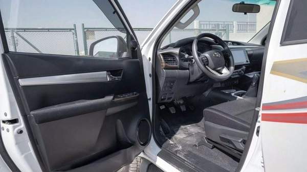 Toyota Hilux SR 2.7L