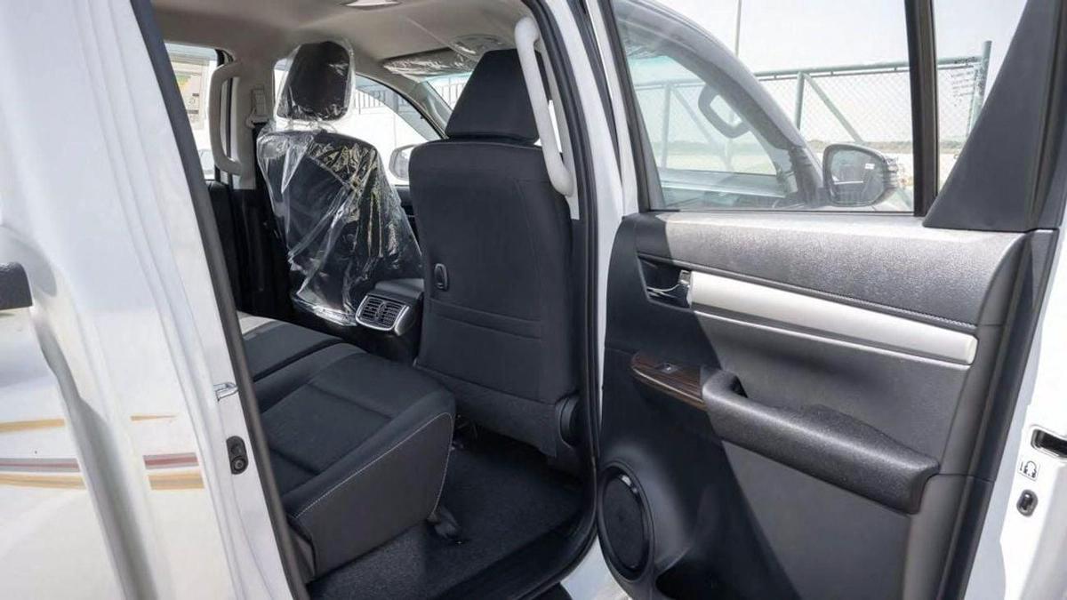 Toyota Hilux SR 2.7L-9-9