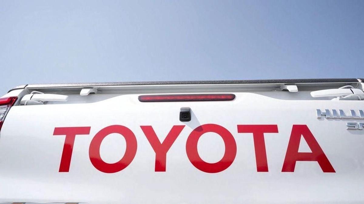 Toyota Hilux SR 2.7L-21-21