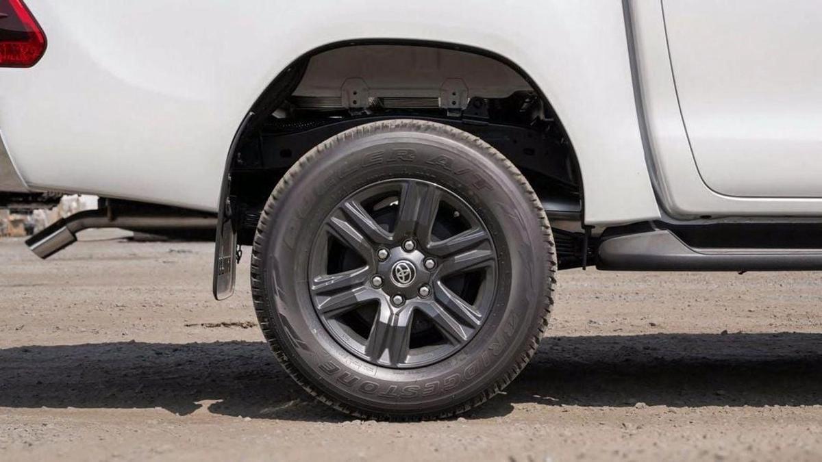 Toyota Hilux SR 2.7L-22-22