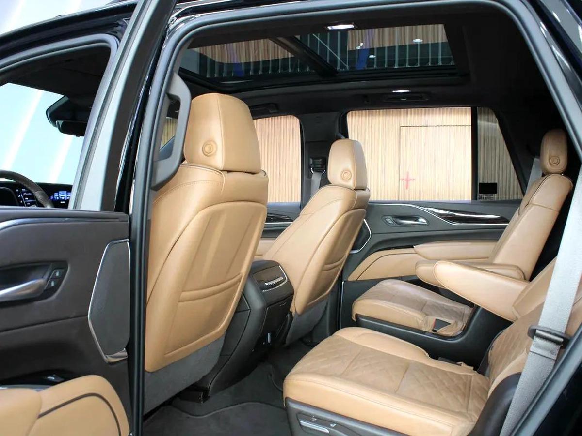 2023 Cadillac Escalade sport platinum-15-15
