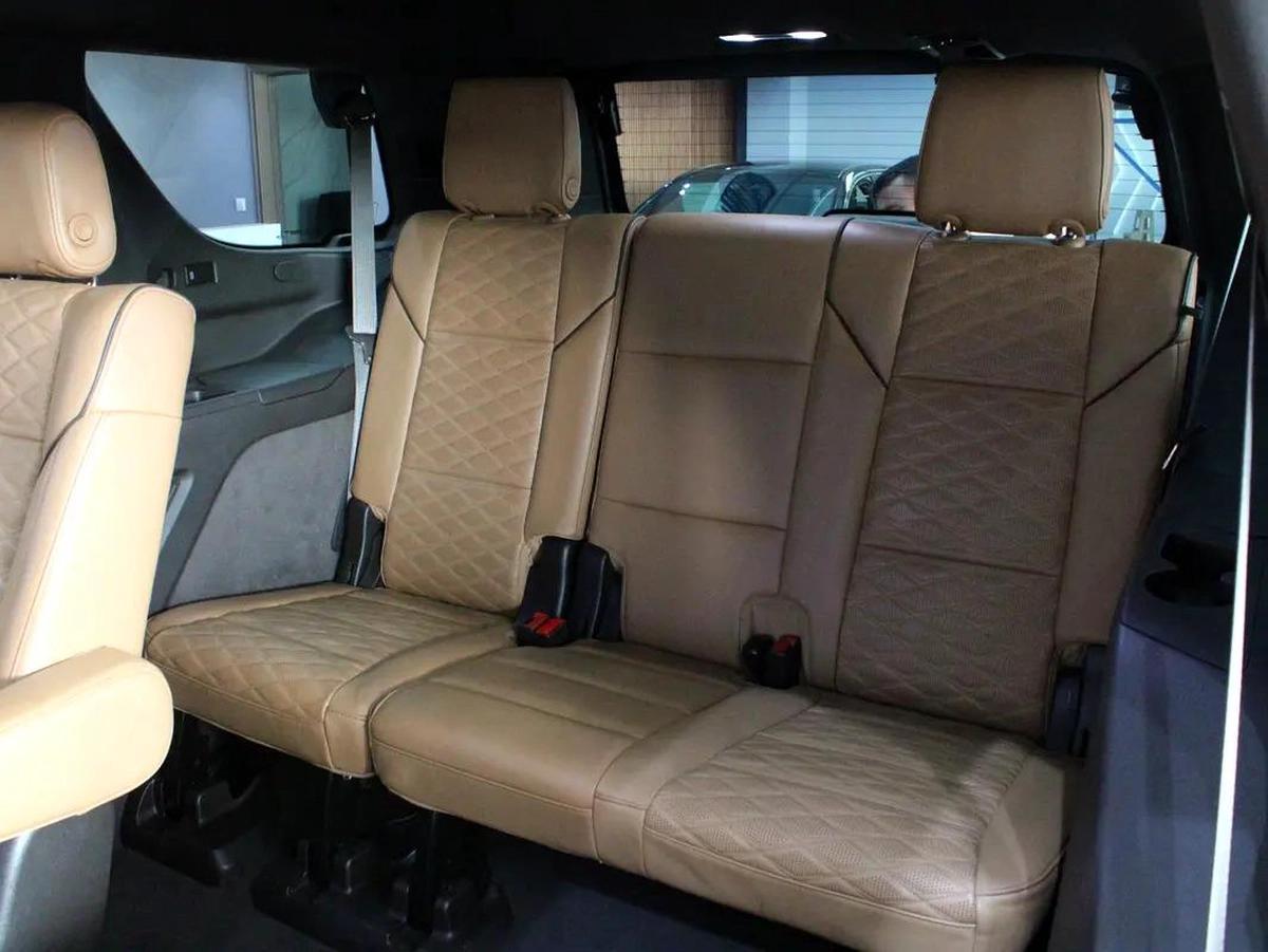 2023 Cadillac Escalade sport platinum-4-4