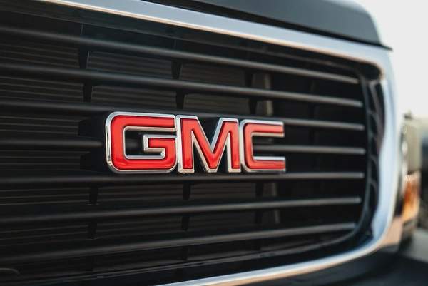 GMC Savana 3500 Cargo Extended Wheelbase 2023 GCC 6.6L V8 0Kms