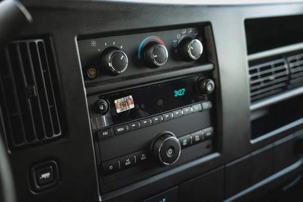 GMC Savana 3500 Cargo Extended Wheelbase 2023 GCC 6.6L V8 0Kms