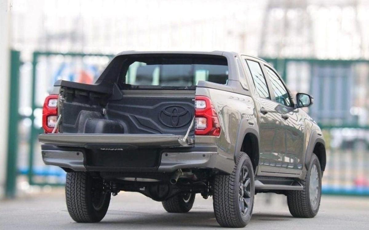 Toyota Hilux TOYOTA HILUX ADVENTURE PETROL 4.0L-4-4