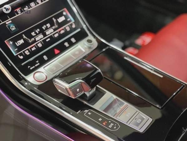 Audi S8 Audi S8, full option, agency condition, agency paint, 2 agency service keys