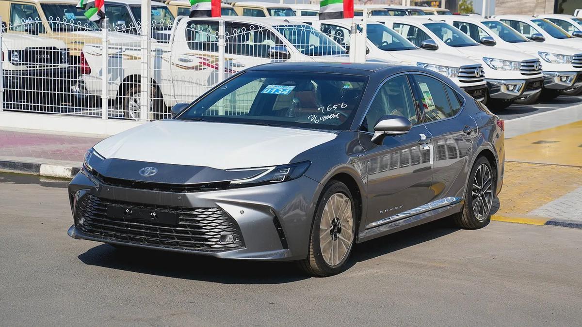 TOYOTA CAMRY LUMIER 2.5L HYBRID FULL OPTION MODEL 2025-2-2