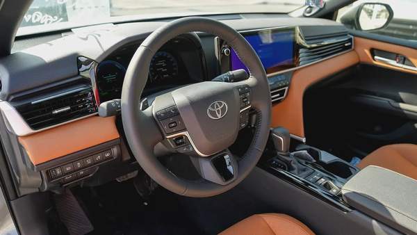 TOYOTA CAMRY LUMIER 2.5L HYBRID FULL OPTION MODEL 2025
