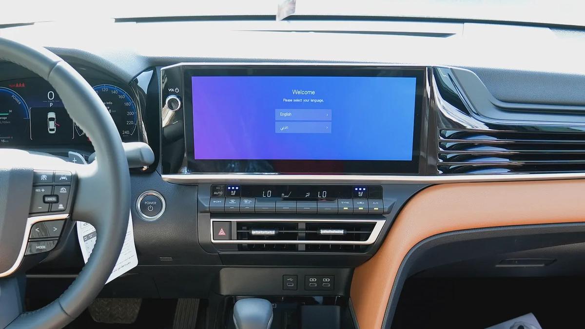 TOYOTA CAMRY LUMIER 2.5L HYBRID FULL OPTION MODEL 2025-5-5