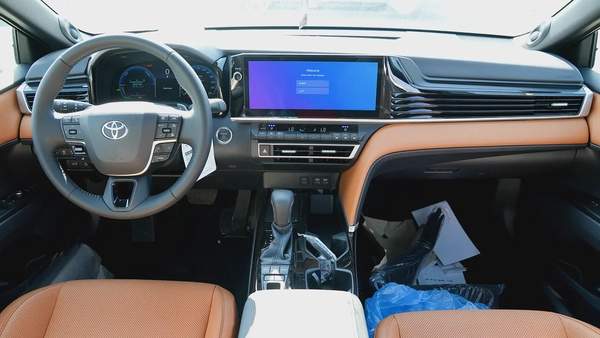 TOYOTA CAMRY LUMIER 2.5L HYBRID FULL OPTION MODEL 2025