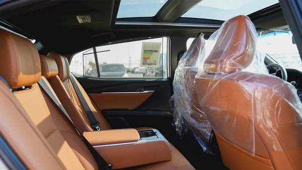 TOYOTA CAMRY LUMIER 2.5L HYBRID FULL OPTION MODEL 2025