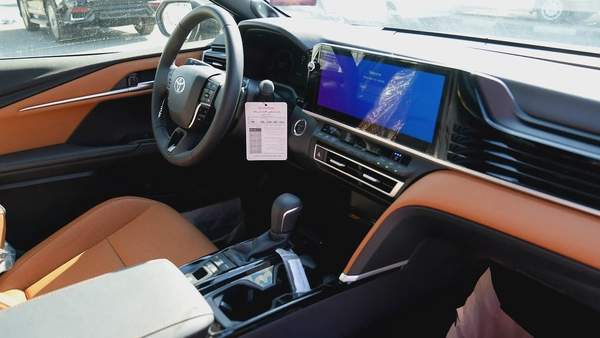 TOYOTA CAMRY LUMIER 2.5L HYBRID FULL OPTION MODEL 2025