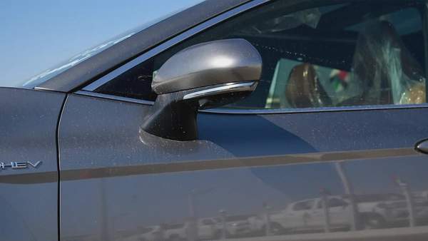 TOYOTA CAMRY LUMIER 2.5L HYBRID FULL OPTION MODEL 2025