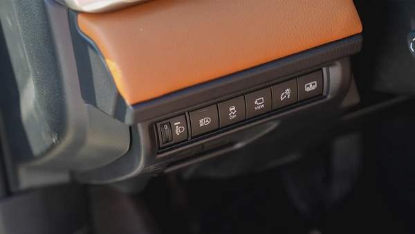 TOYOTA CAMRY LUMIER 2.5L HYBRID FULL OPTION MODEL 2025