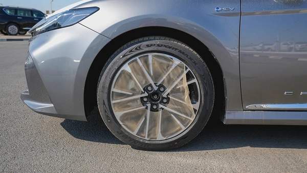 TOYOTA CAMRY LUMIER 2.5L HYBRID FULL OPTION MODEL 2025