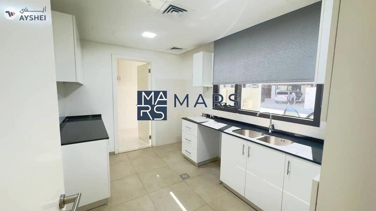 Luxurious 4 bedrooms corner unit available for rent in nasma for 150,000 AED-1-landscape