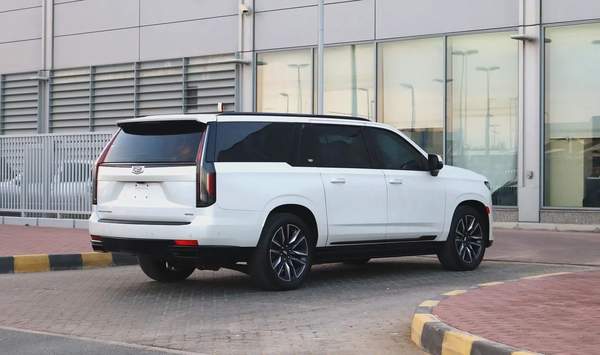 Cadillac Escalade ESV Platinum - 2021 - GCC Specs - Original Paint