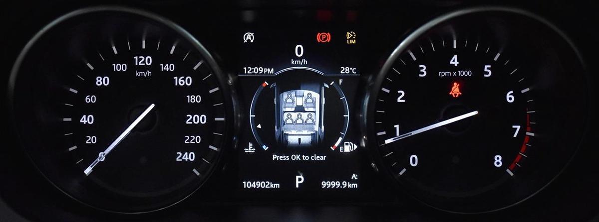 EXCELLENT DEAL for our Land Rover Discovery Sport HSE ( 2018 Model ) in Black Color GCC Specs-1-1