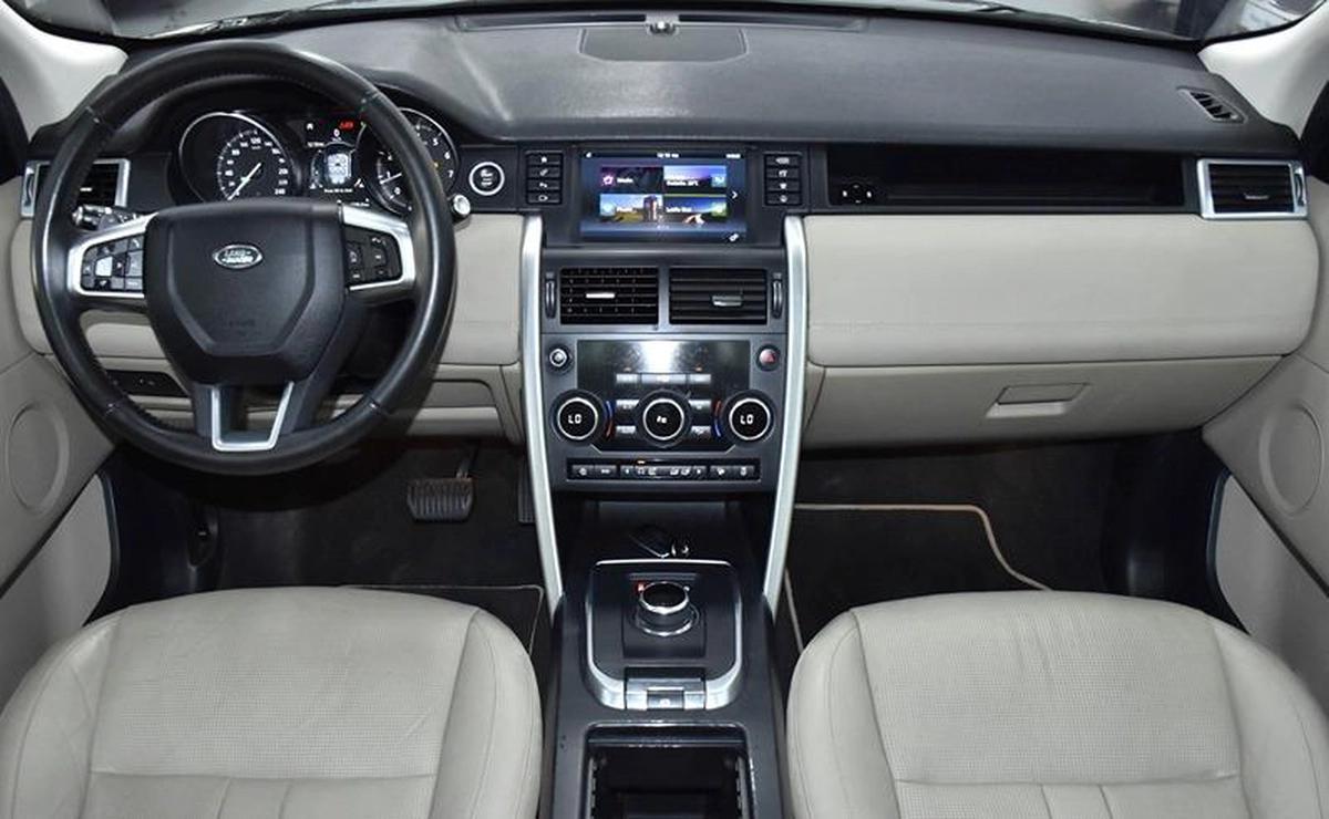 EXCELLENT DEAL for our Land Rover Discovery Sport HSE ( 2018 Model ) in Black Color GCC Specs-14-14