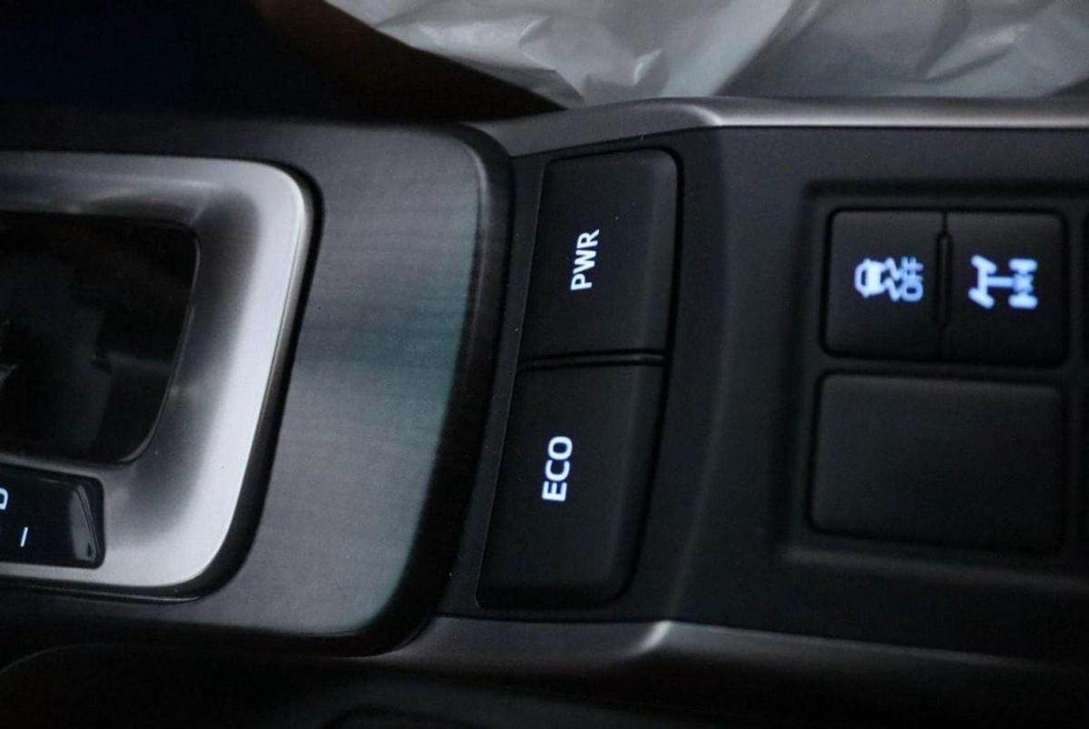 Toyota Fortuner FORTUNER 4.0L V6 PETROL-8-8