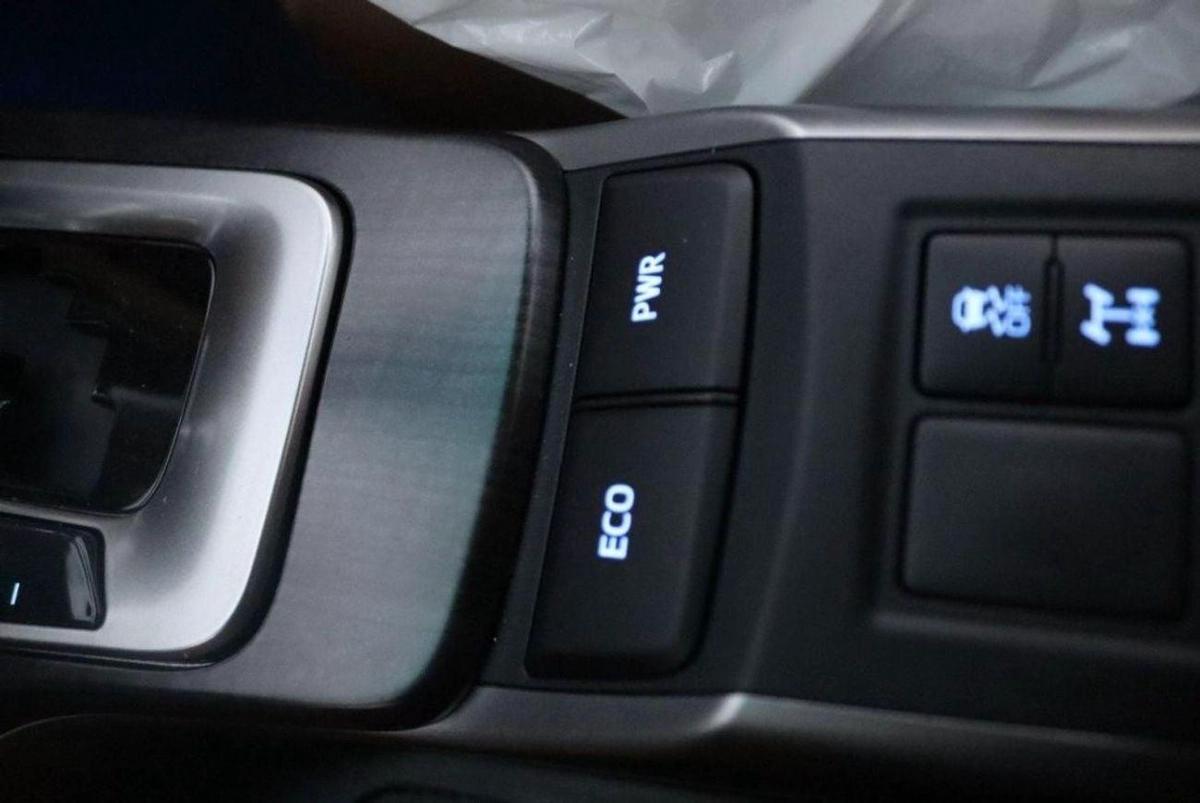 Toyota Fortuner FORTUNER 4.0L V6 PETROL-18-18