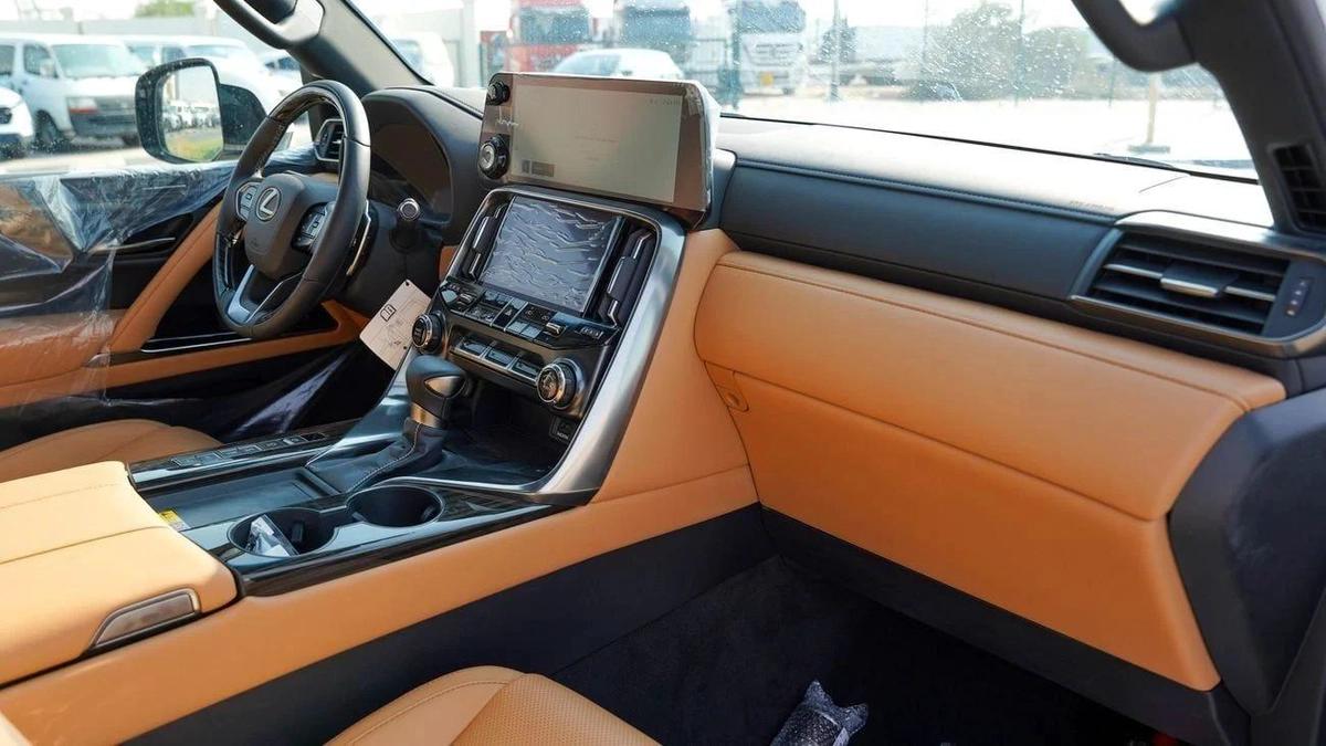 Lexus LX600 Signature 3.5L-15-15
